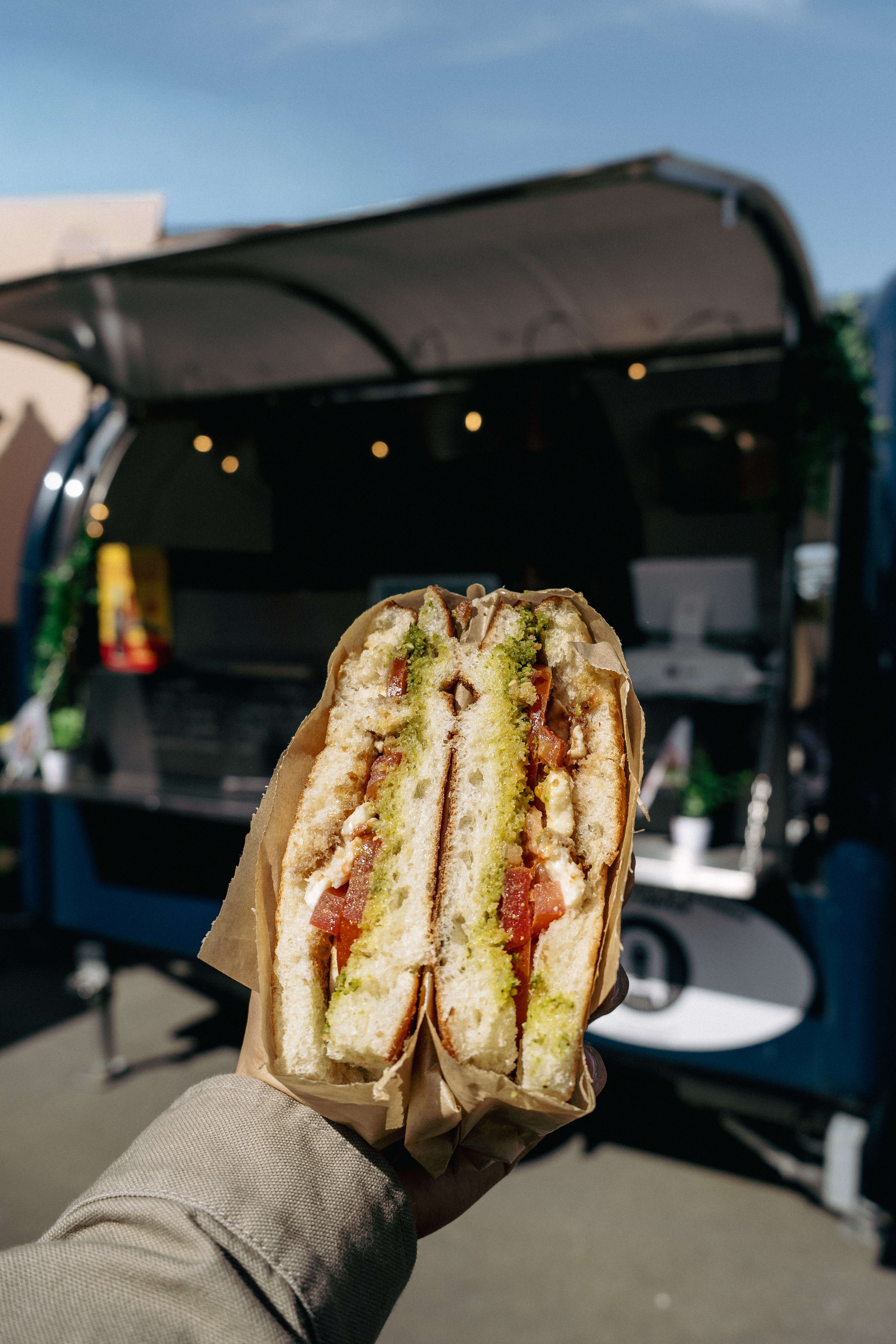 Préparation de focaccia artisanale